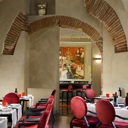 Brunelleschi Hotel 4*