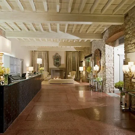 Szálloda Brunelleschi 4*